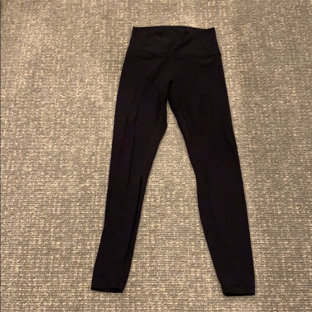 Black Lululemon Align leggings - Picture 3 of 6